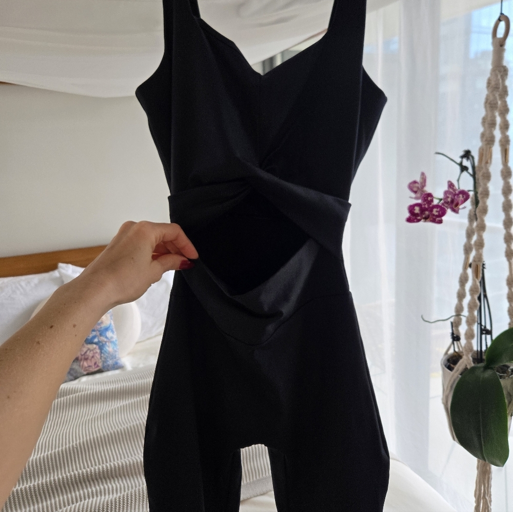 GIRLFRIEND COLLECTIVE Black Twist Unitard Onesie SIZE SMALL